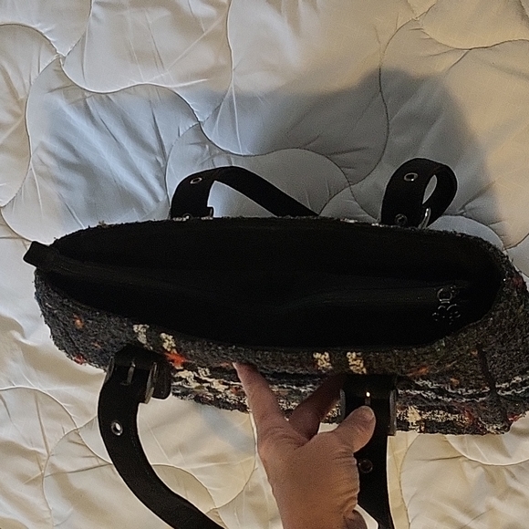 VERA BRADLEY MULTICOLOR TOTE WITH BLACK VELVET HANDLES AND TRIM - Picture 9 of 13